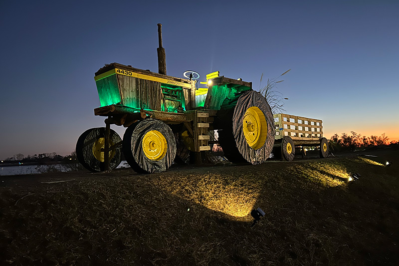 Fires on the Levee: A Christmas Eve Tradition in Louisiana | Daily Reader | Smokingpipes.com
