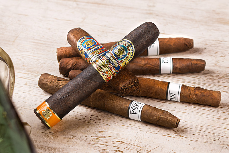 Oz Family Cigar Components | Daily Reader
