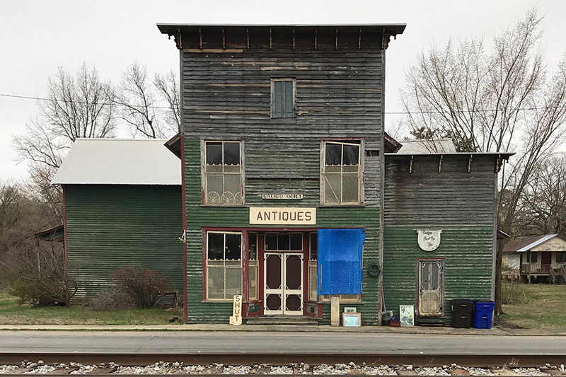 A Guide to Pipes and Antiquing | Daily Reader